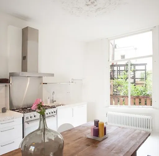 ゲストハウス モークム スイーツ 4*